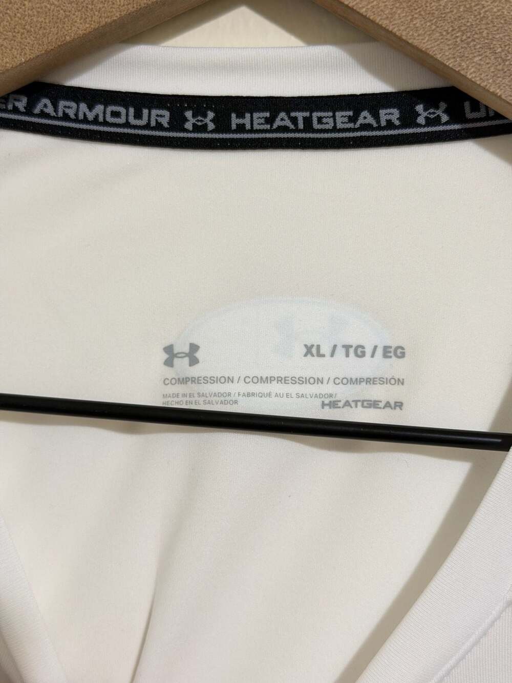 NWOT Men’s Under Armour HeatGear Compression Long Sleeve Training Shirt White XL - Picture 3 of 4